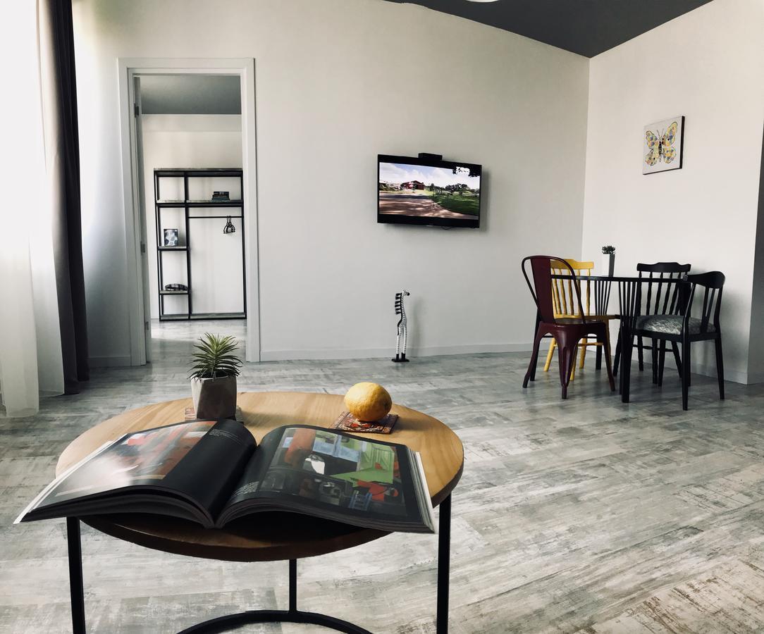 City Center Apartments By Happy Place Tbilisi Buitenkant foto