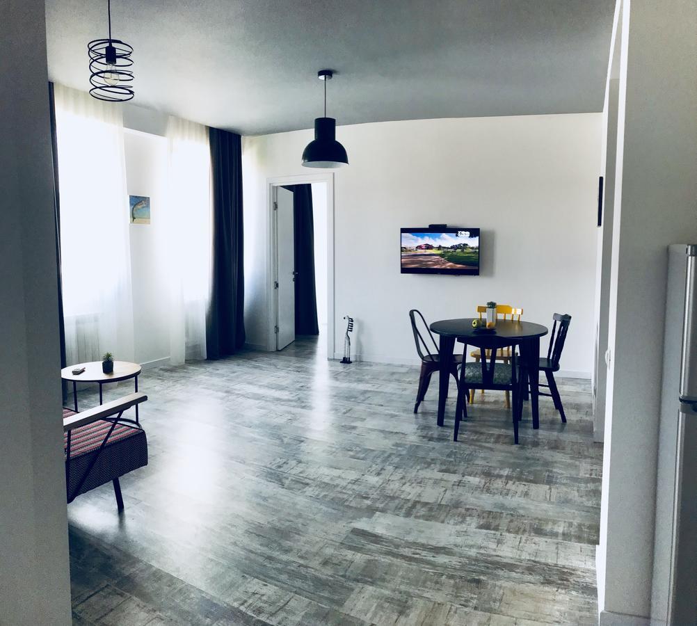 City Center Apartments By Happy Place Tbilisi Buitenkant foto